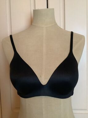 Ambrielle Smooth Revolution Wireless Bra-Black-36A-NWOT